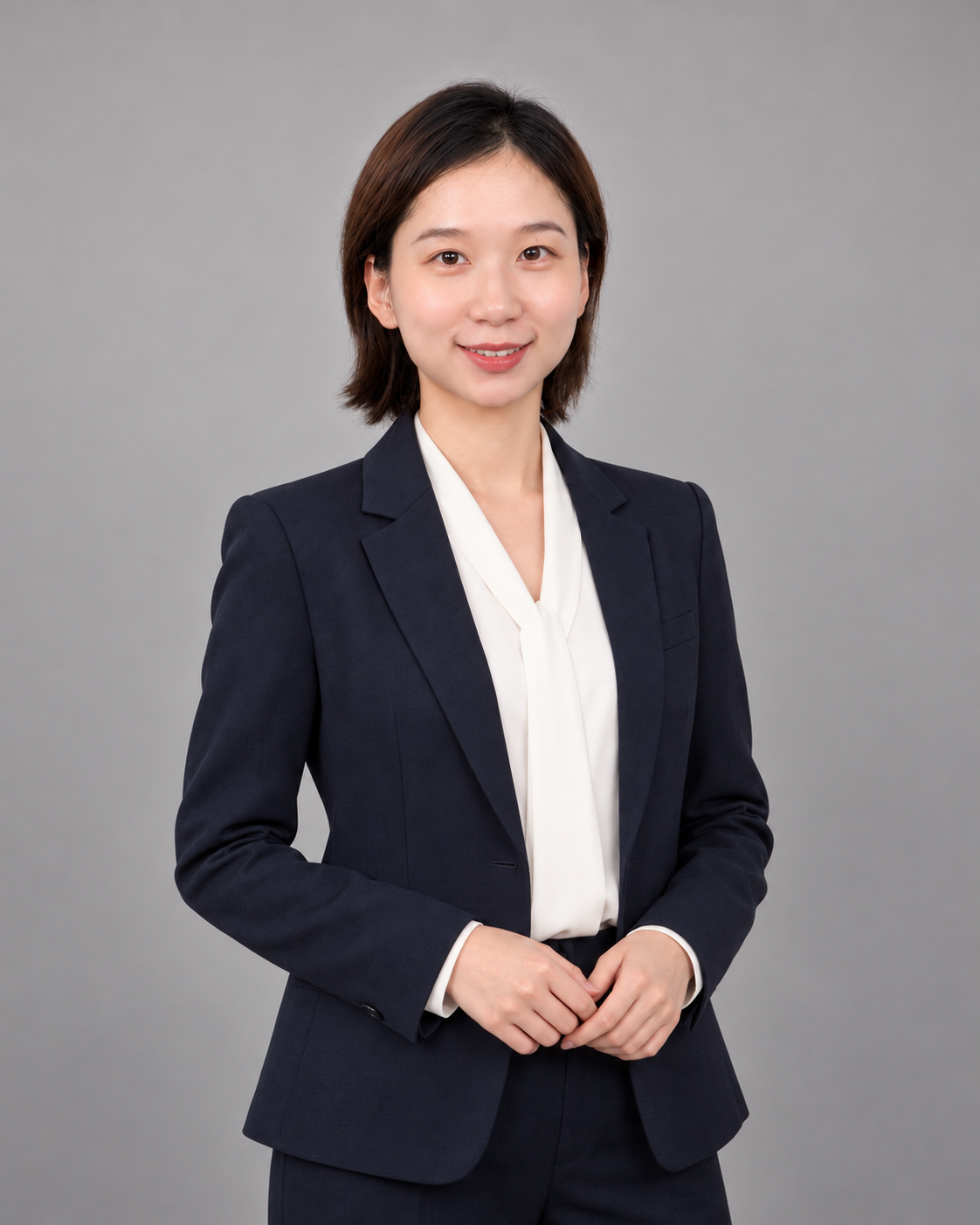 陈蓉丽律师身着深色西装的职业肖像